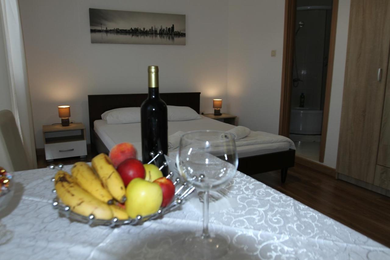 Apartments Muhar Sveti Stefan Eksteriør billede