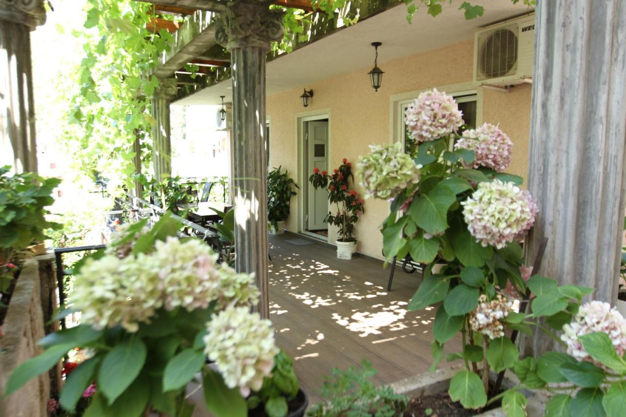 Apartments Muhar Sveti Stefan Eksteriør billede