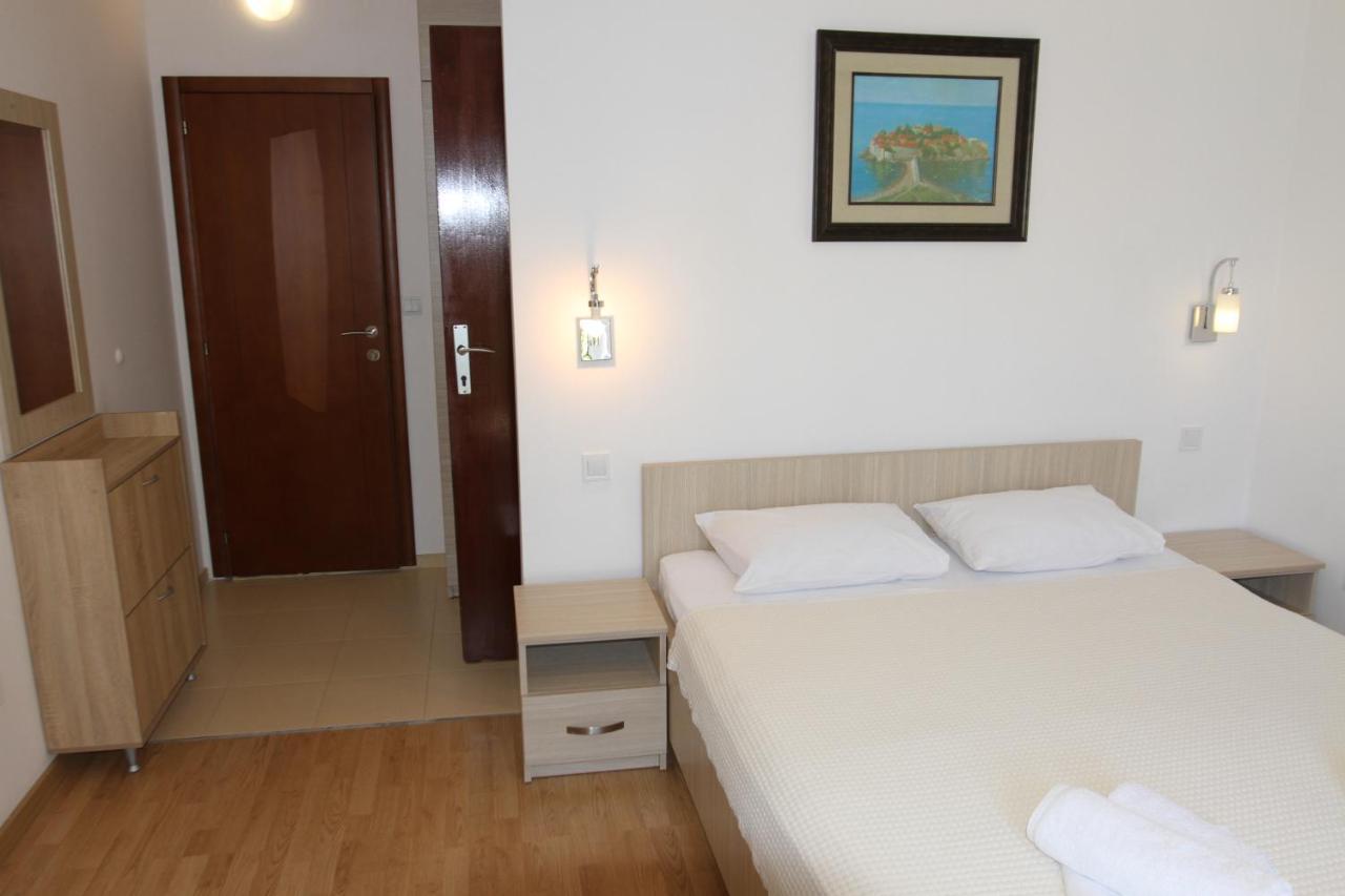 Apartments Muhar Sveti Stefan Eksteriør billede