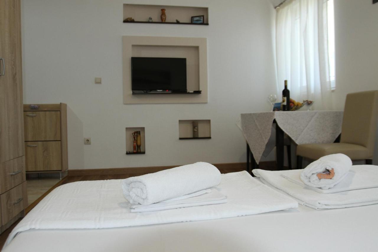 Apartments Muhar Sveti Stefan Eksteriør billede