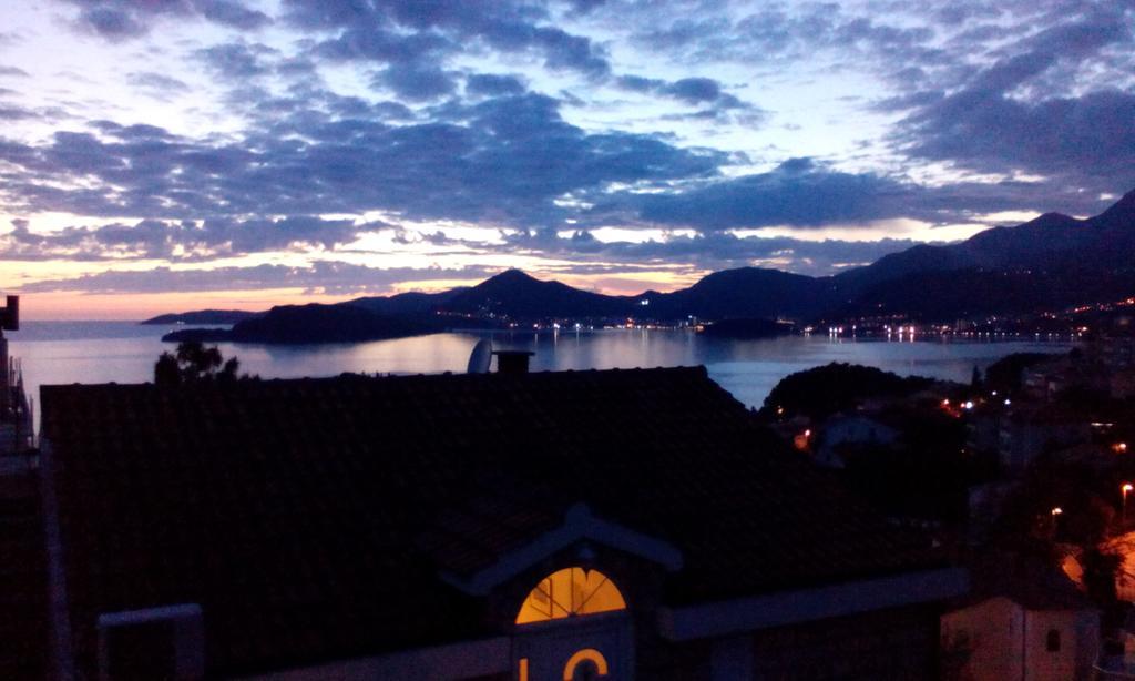 Apartments Muhar Sveti Stefan Eksteriør billede